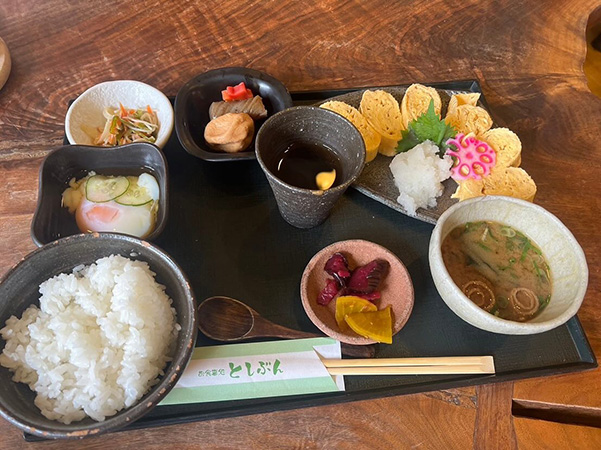 お食事処　としぶん